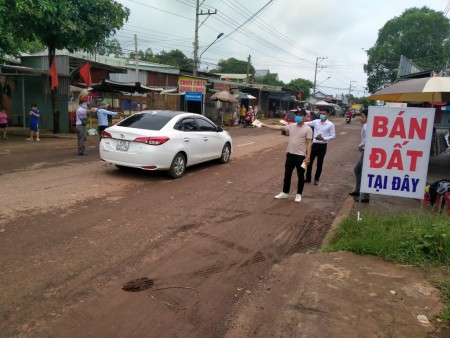 Em còn vài lô đất trong khu dân cư đẹp và sang trọng giá lại rẻ anh chị ghé xem liền đi