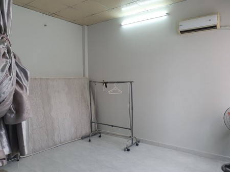 Nhà Phạm Văn Hai, hẻm thông, đang cho thuê 7 triệu/tháng, giá bán 2.9 tỷ