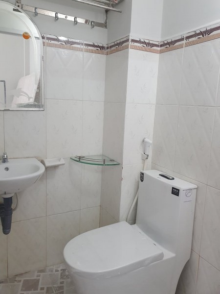 Nhà Nguyễn Trọng Tuyển, sổ nở hậu, dọn vào ở liền, giá bán 3.3 tỷ