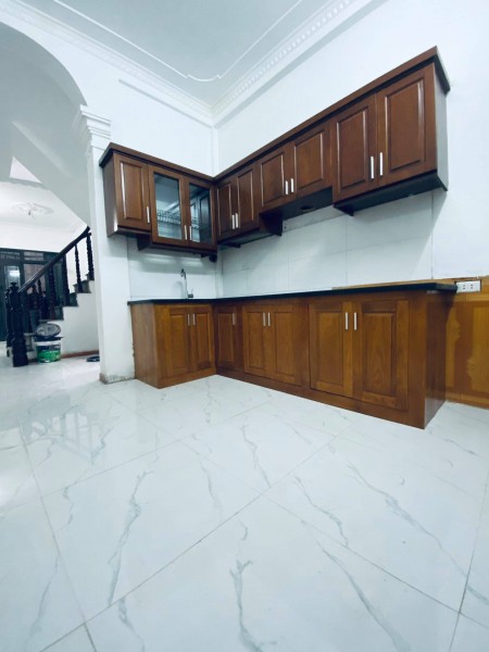 Bán nhà nguyên căn Tam Trinh, tiện ích đầy đủ, diện tích 50m2, giá 2.8 tỷ, lhcc