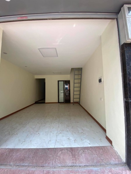 Cho thuê cửa hàng mặt phố Quận Ba Đình 40m2, giá 12 triệu/tháng