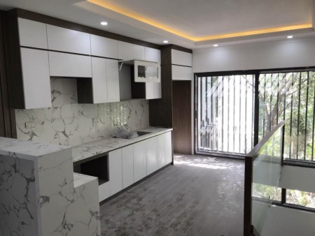 Bán nhà Kim Giang Thang máy 45m 6 tầng hơn 5 tỷ siêu hiếm, ô tô