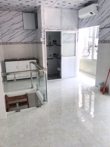 Hẻm xe hơi Phạm Văn Hai dân trí cao, ban công thoáng, giá bán 2.99 tỷ