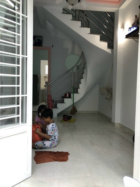 Bán nhà hẻm hẻm 170 Tô Ngọc Vân, sổ hồng riêng, dt 28x9m, nỏ hậu 3.2m, lhcc