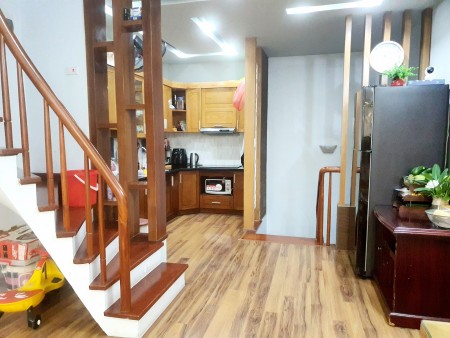 Bán nhà Cầu Giấy dt 38m2, mt 4m, lô góc gần ô tô ngõ thông an sinh đỉnh, giá nhỉnh 4 tỷ