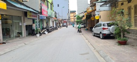 Nhà Hoàng Hoa Thám phân lô ô tô đỗ cửa ngõ thông khắp nơi, giá 5.9 tỷ