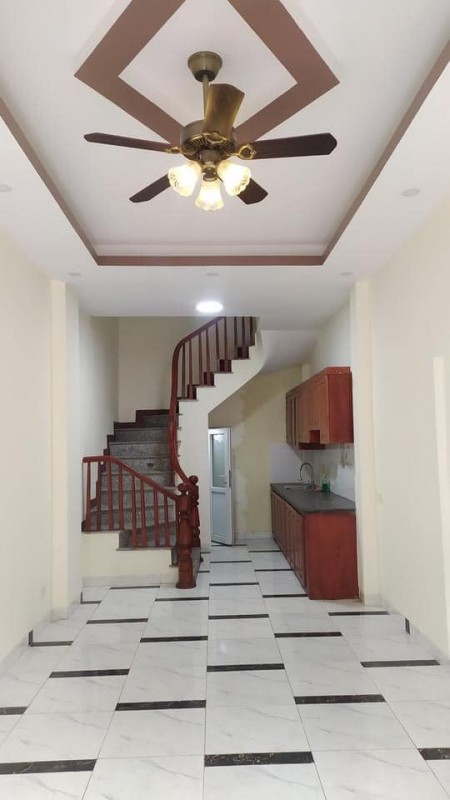 Cần bán gấp nhà ngõ 168 Kim Giang,n đẹp, ngõ thông 30m2*4 tầng giá 3.25 tỷ