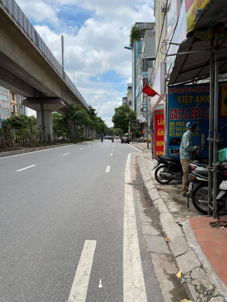 Bán nhà tập thể mặt phố Yên Lãng diện tích 60m2, 2 phòng ngủ, 1P khách giá 1,85 tỷ