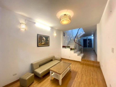 Cần bán gấp nhà Lý Sơn Hạ, Long Biên, đường ô tô tránh, dt 74m2, nhỉnh 5 tỷ một chút