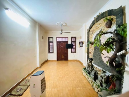 Bán Nhà Trung Kính 55m 5T, MT 4m, Chỉ 6.5 Tỷ.