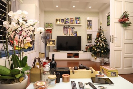 Bán nhà Nguyễn Văn Cừ 52m2 KD ô tô qua cửa, nhà đẹp, ở ngay, tặng nội thất, giá 3.85 tỷ