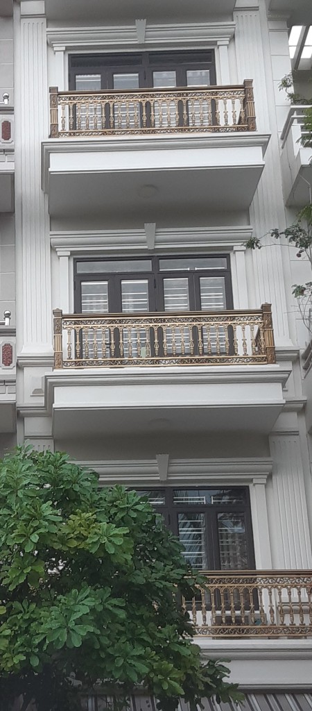 Bán nhà thanh khoản cao, 5 tầng đúc chắc chắn, hiện đại, giá 3.78 tỷ