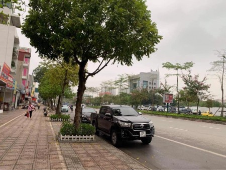 Mặt phố đẹp Lê Thanh Nghị, Hai Bà Trưng, dt 65m2, 4 tầng, mt 4.5 m, giá 24 tỷ, cho thuê 45 triệu/tháng