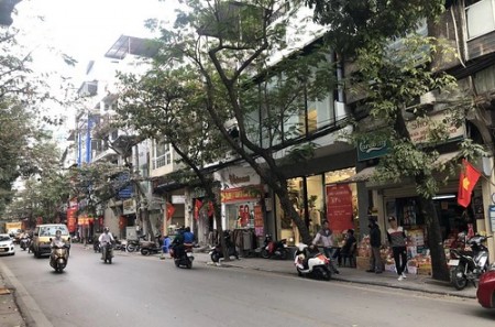 Cần bán nhà mặt phố cổ chính chủ, diện tích 70m2, kiên cố, giá 68 tỷ