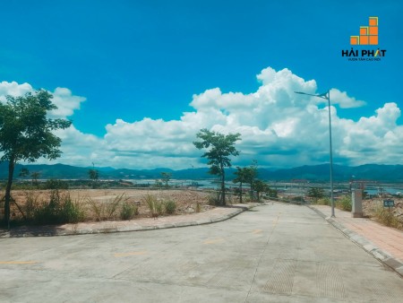 Biệt thự Hạ Long trên đồi tựa sơn hướng biển