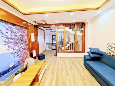Bán nhà Lâm Hạ Quận Long Biên hiếm, dân trí cao dt 44m2 giá 3.65 tỷ