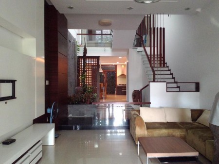Bán nhà Đàm Quang Trung lô góc đẹp lung linh, chỉ việc ở, lh 0352203567