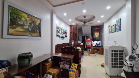 Kinh doanh vỉa hè ô tô tránh, nhà còn mới Phố Cổ Ngọc Lâm, dt 95m2, 4t, mt 4m nhỉnh 10 tỷ