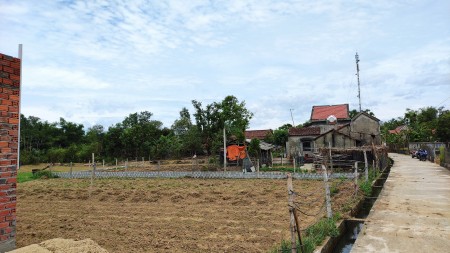 Mình cần bán lô đất điện Thắng Bắc cách Hòa Phước 1km.