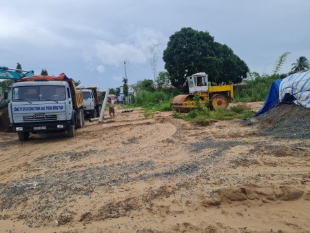 Đất nền cạnh chợ trung tâm ngay khu hành chánh, giá bán 950 triệu