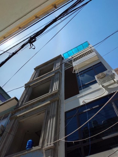 Bán nhà phố Hoàng Đạo Thành, diện tích 30m2, 5 tầng, mặt tiền 3.3m, giá 4.9 tỷ