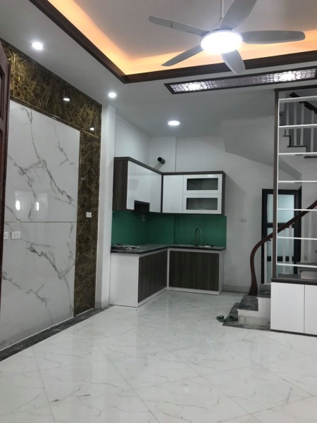 Chỉ 2.42 tỷ có nhà 5 tầng 3 ngủ, Ô tô 15m, Chính Kinh Thanh Xuân