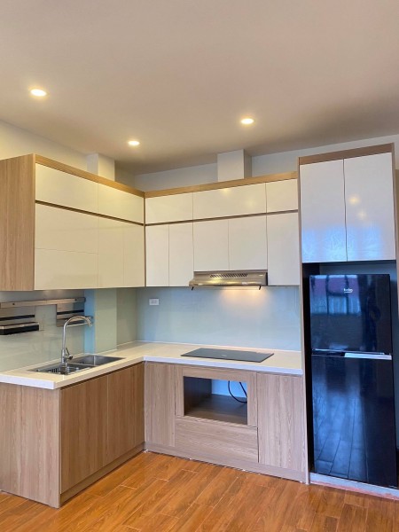 Cho thuê căn hộ mặt phố Phạm Hồng Thái, ô tô tránh, 60m2