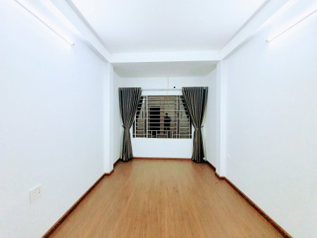 Hoàng Mai ô tô tránh 5 tầng, dt 50m2, gara mặt đường kinh doanh đỉnh, giá 5 tỷ