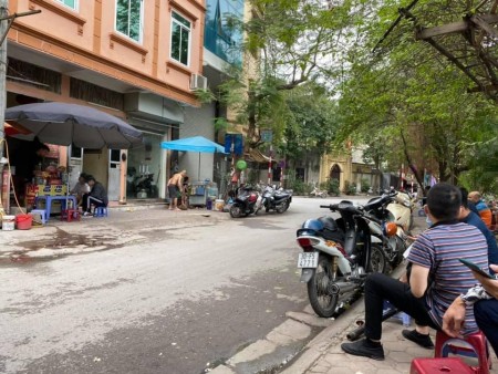 Bán nhà mặt Hồ Văn Chương DT 30m2x5T thang máy, gara ô tô kinh doanh cafe vỉa hè rộng