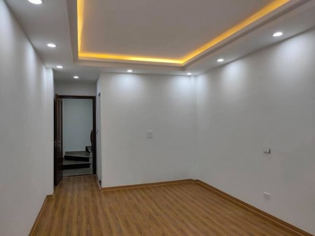 Còn duy nhất nhà sổ đẹp dt 28m2 Định Công Thượng, Quận Hoàng Mai giá 2.35 tỷ