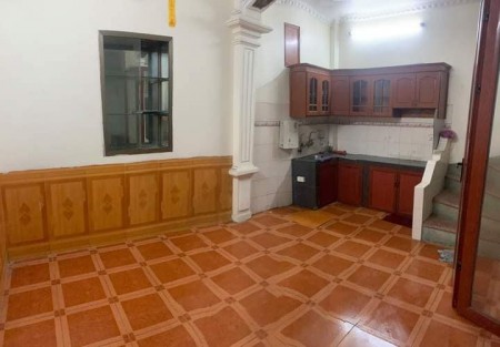 Bán nhà phố Kim Giang, 40m ra phố, 5 tầng cách Hoàng Đạo Thành chỉ mấy chục số nhà