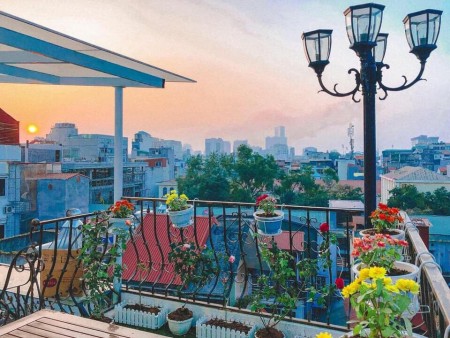 Mặt phố Ba Đình bán giá nhỉnh 5 tỷ, Homestay doanh thu 500 triệu/năm, sổ đẹp