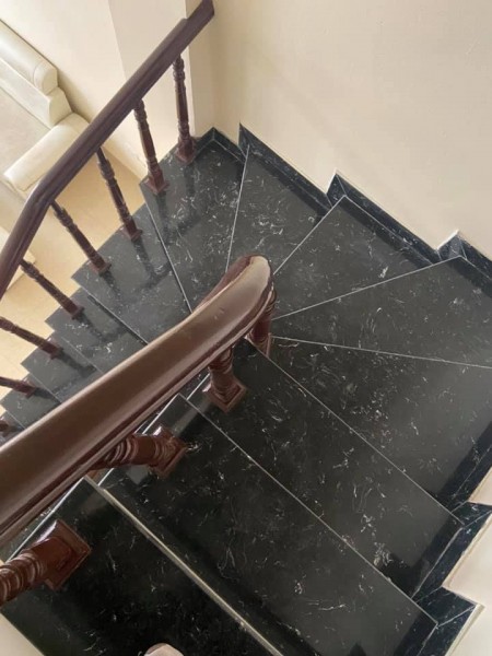 Cần bán nhà ngã 3 Kim Ngưu ô tô đỗ diện tích 40m2, MT 4m, giá hợp lý.