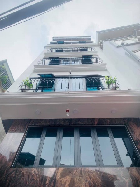 Nhà đẹp Cầu Giấy, lô góc, oto vào nhà, kinh doanh, thang máy, dt 36m2, 7 tầng, mt 5m, chỉ 7.4 tỷ