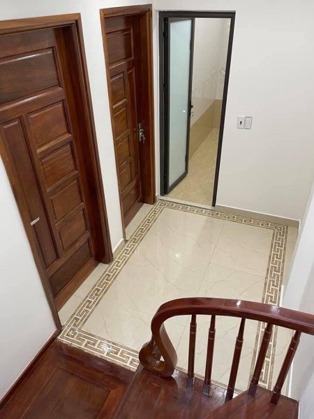 Bán nhà Khương Đình kinh doanh vp 42m2, 5 tầng, mt 5m, giá 5.x tỷ, lhcc