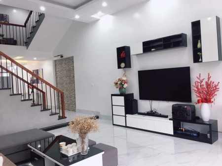 Bán gấp nhà phố Lê Trọng Tấn, oto đỗ cửa giá chỉ hơn 3 tỷ.