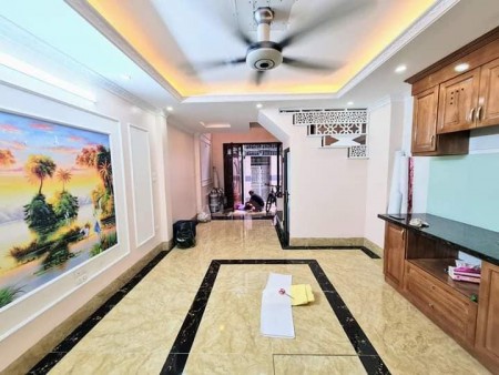 Bán nhà Nguyễn Sơn Quận Long Biên, có 1 0 2, dân trí cao dt 43m2 giá chỉ 3.63 tỷ