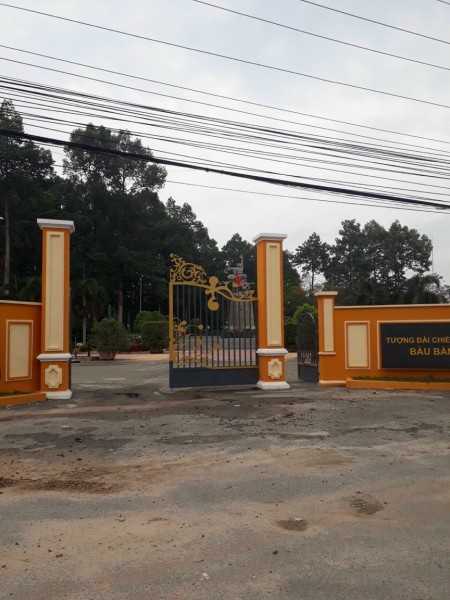 Còn duy nhất 1 lô mặt tiền ql13 cần ra gấp sổ sẵn ký công chứng ngay