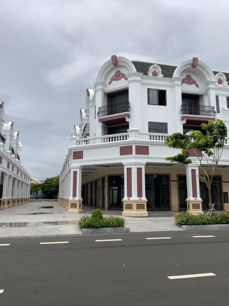 Bán gấp căn shophouse 2 mặt tiền Phú Cường_ Gía đầu tư