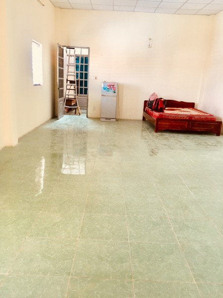 Phòng siêu rộng 60m2 cửa sổ máy lạnh mát mẻ không chung chủ tự do