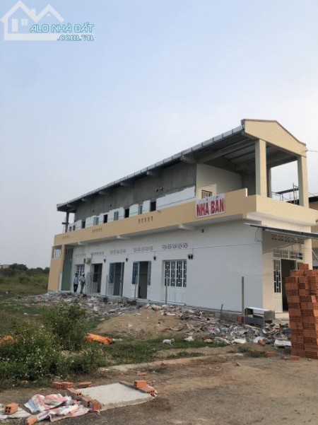 Nhượng lại dãy trọ 1 trệt, 1 lầu 10 phòng, dt 125m (5x25m), sổ hồ riêng, giá 2.3 tỷ