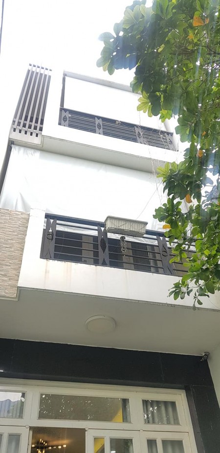 Bán Gấp Nhà Hòa Bình Hẽm Xe Hơi Hòa Thạnh Tân Phú 100m2 giá chỉ 7.6 tỷ.