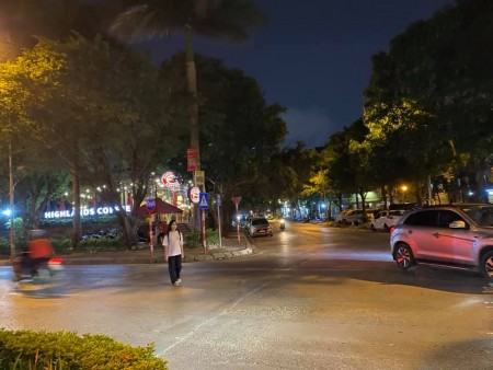 Bán gấp nhà phố Xa La ô tô tránh, kinh doanh đỉnh, vỉa hè rộng, giá 6.7 tỷ