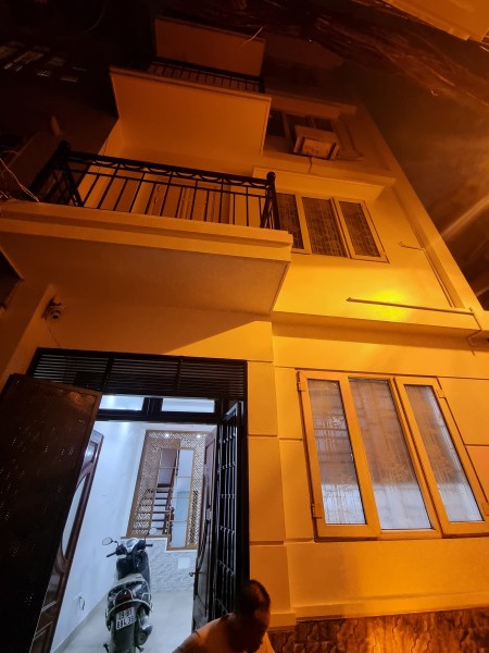 Nhà lô góc đẹp long lanh, siêu phẩm Quận Tây Hồ, dt 50m2, giá hấp dân 4.8 tỷ