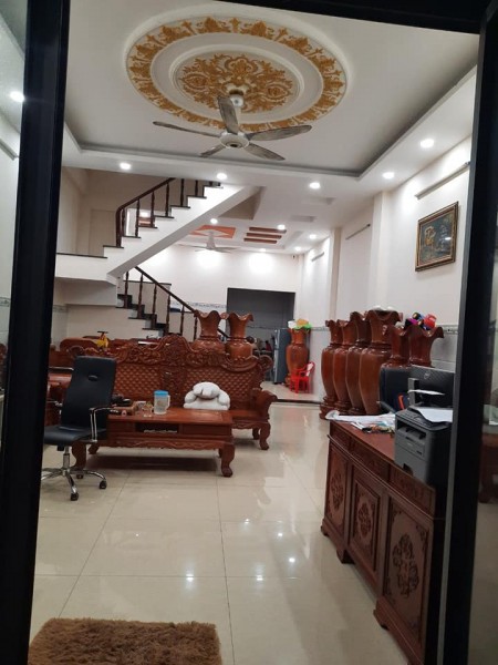 Bán gấp nhà nguyên căn Quận Bình Tân, dt 90m2, giá chỉ 8 tỷ, lh: 0917173744 Nghĩa