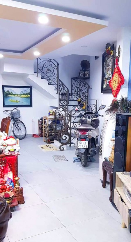 Bán nhà 4 tầng, đường Nguyễn Văn Nghi, Gò Vấp, dt 45m2, giá nhỉnh 4 tỷ