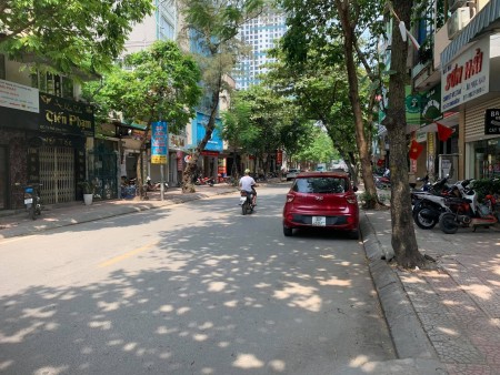 Cần bán nhà mặt phố Long Biên 1, Long Biên 98m2, 2 tầng, mặt tiền 7m, 22 tỷ.