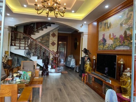 Bán nhà siêu hiếm view hồ, ô tô đỗ cử, nhà bao đẹp đường Bồ Đề