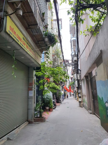 Bán nhà nguyên căn khu dân trí cao, đông đúc, Vạn Phúc, nhà mới sang trọng