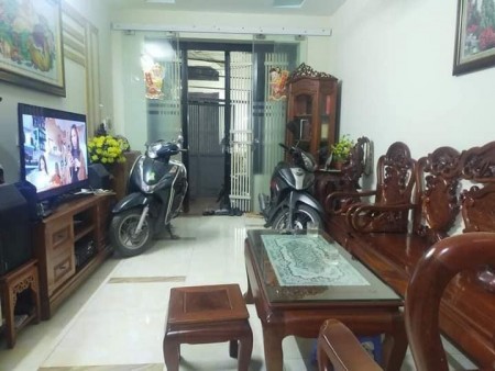Bán nhà Lê Trọng Tấn 56m2 giá 2 tỷ tặng nhà 3 tầng, thương lượng chính chủ